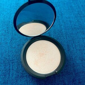 BECCA Highlighter in Moonstone